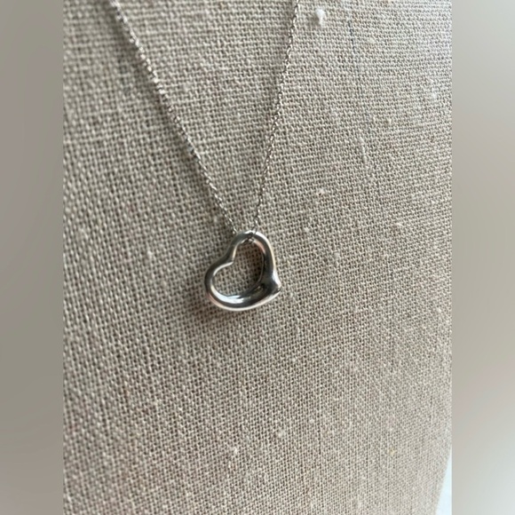 Tiffany & Co. Floating Heart Necklace Sterling Silver 925
16 inch chain - Picture 2 of 9